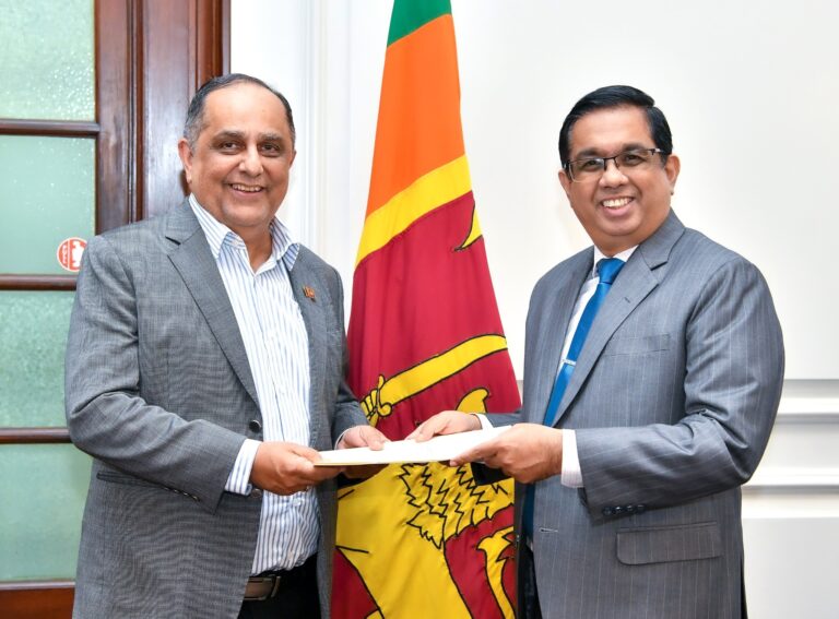 විදේශ ආයෝජන සඳහා ජනාධිපති විශේෂ නියෝජිත ලෙස බස්නාහිර පළාත් ආණ්ඩුකාර හනීෆ් යුසුෆ් මහතා පත් කෙරේ….