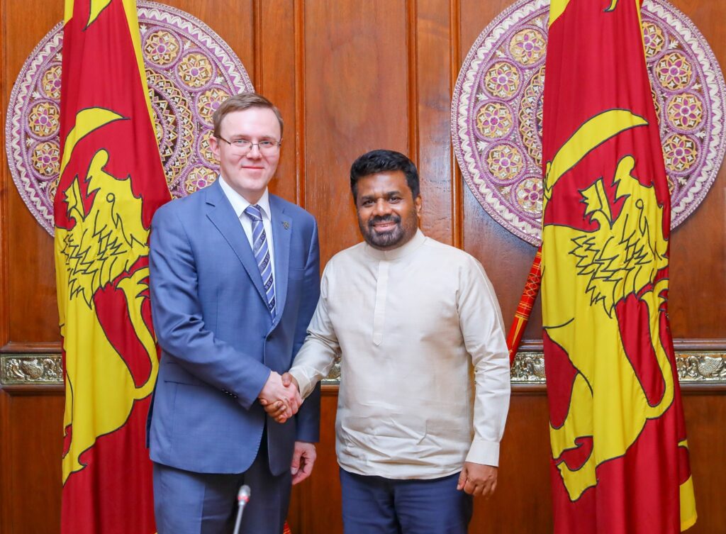 මැදපෙරදිග යුද තත්ත්වය හමුවේ මුහුණ දීමට සිදු වන ඕනෑම අභියෝගයකදී ශ්‍රී ලංකාවට සහාය වීමට රුසියාව සූදානම් බව රුසියානු බලශක්ති නියෝජ්‍ය අමාත්‍ය Roman Marshavin මහතා අවධාරණය කළේය….