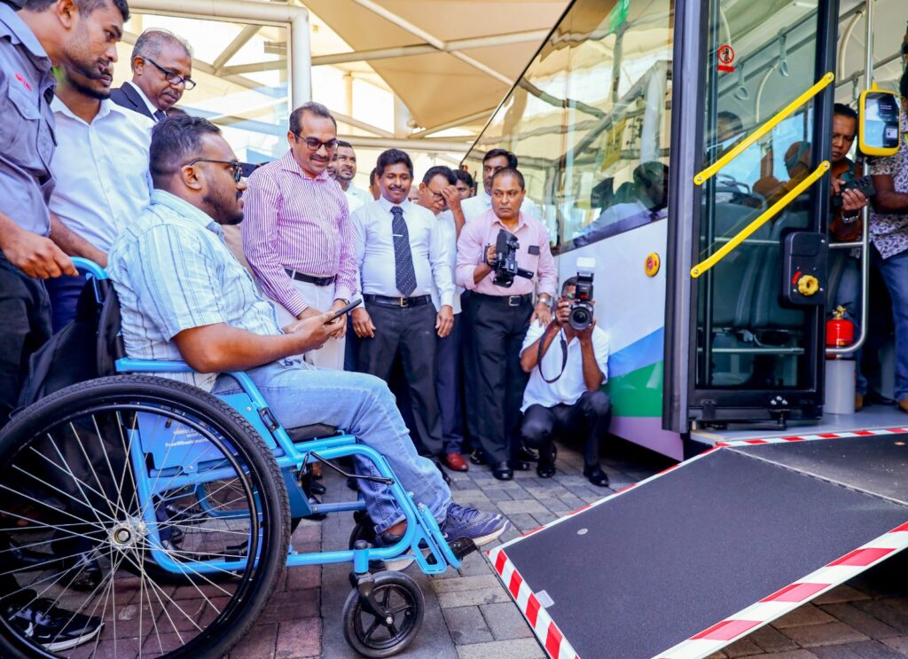 “ක්ලීන් ශ්‍රී ලංකා” ජාතික වැඩසටහන යටතේ ආබාධ සහිත ප්‍රජාවට ප්‍රමුඛ බස් රථ සේවාවක් ඇරඹේ….