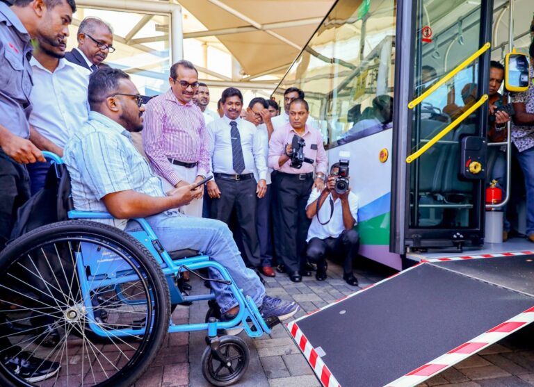 “ක්ලීන් ශ්‍රී ලංකා” ජාතික වැඩසටහන යටතේ ආබාධ සහිත ප්‍රජාවට ප්‍රමුඛ බස් රථ සේවාවක් ඇරඹේ….